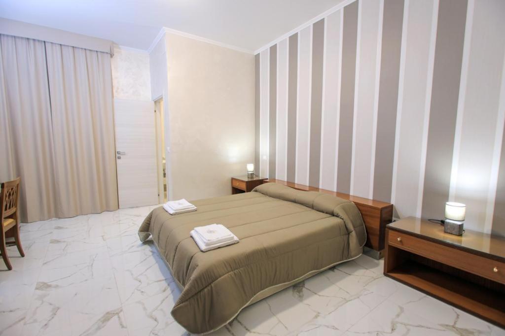 Hotel Holiday Foggia Exterior photo