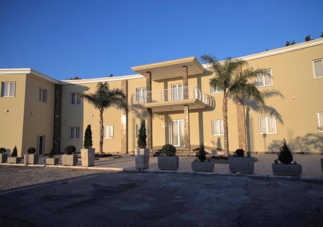 Hotel Holiday Foggia Exterior photo